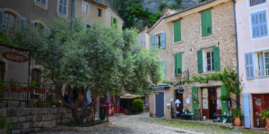 Moustiers-Sainte-Marie-village-provence-villa-castellane-hotel-restaurant-spa-Gréoux-les-Bains